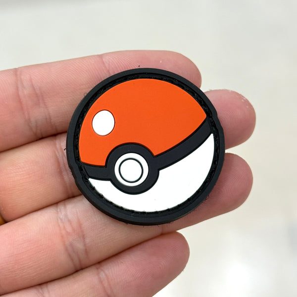Poké Ball PVC Patch – Classic Pokémon Velcro Patch 4×4 cm | Akira Gallery